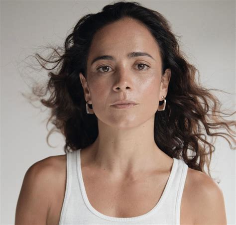 Alice Braga Biography, Age, Height, Husband, Net Worth, Family